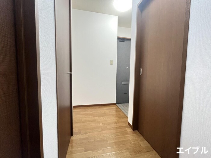 物件内観写真17　(廊下)