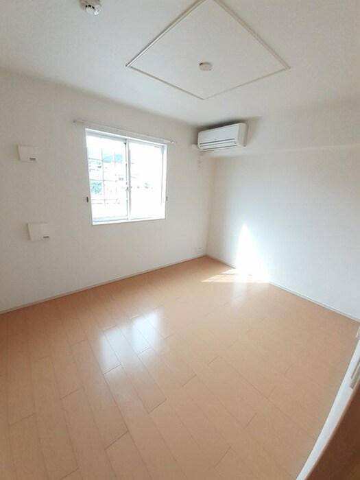 物件内観写真3　(居室)