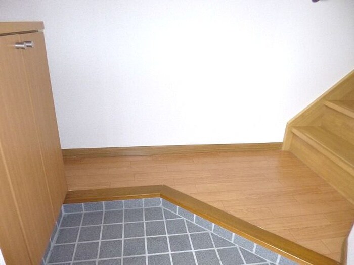 物件内観写真7　(玄関)