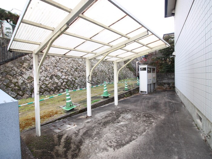 物件外観写真5　(駐輪場)