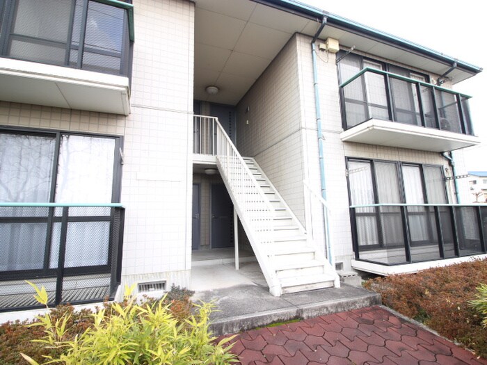 物件外観写真6　(エントランス部分)