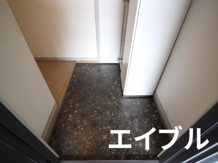 物件内観写真16　(玄関)