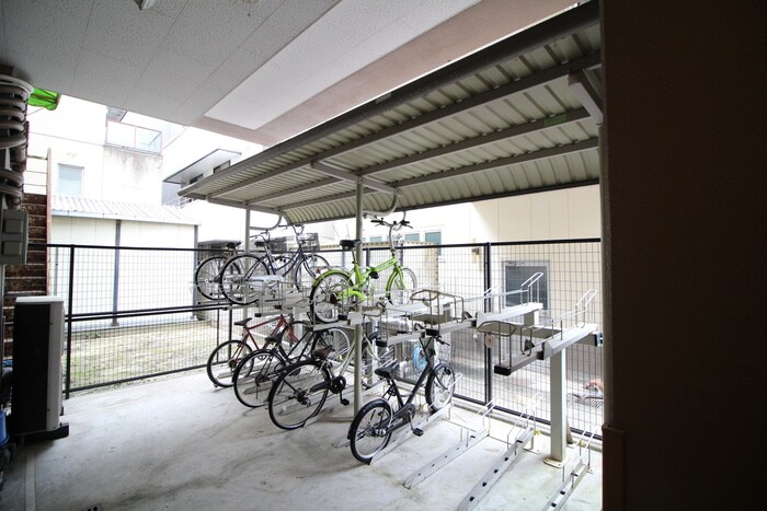 物件外観写真5　(駐輪場)