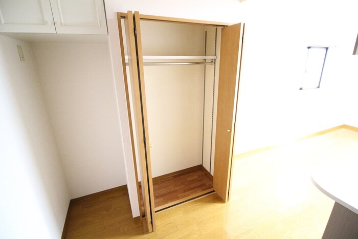 物件内観写真12　(収納)