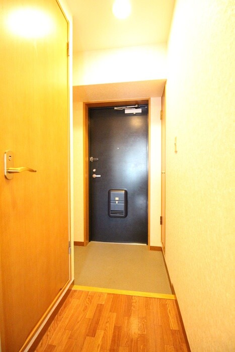 物件内観写真13　(玄関)