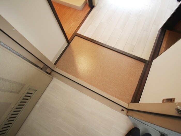 物件内観写真19　(玄関)