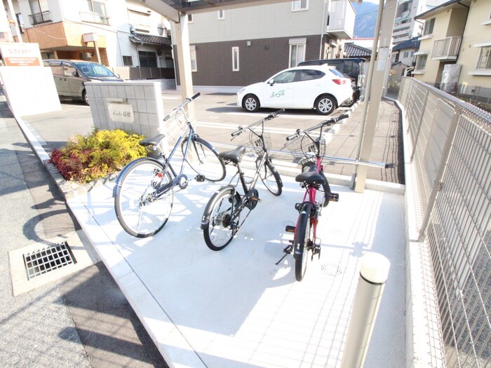 物件外観写真4　(同型モデル)