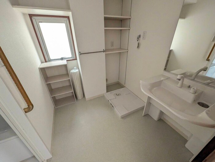 物件内観写真11　(洗面)