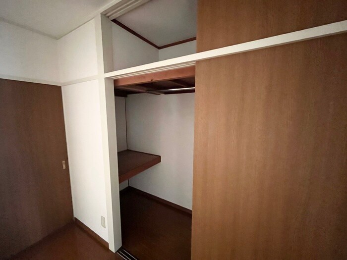 物件内観写真12　(収納)
