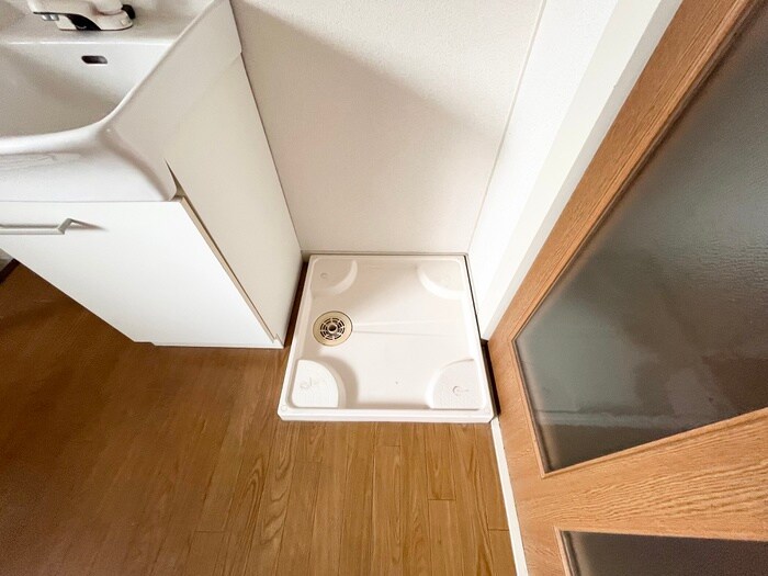 物件内観写真14　(洗濯機置場)