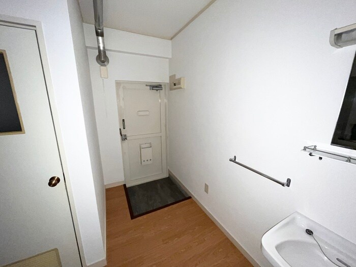 物件内観写真20　(玄関)