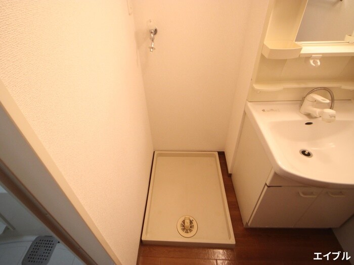 物件内観写真12　(洗濯機置場)