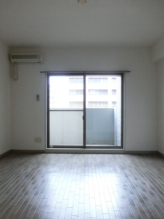 物件内観写真14　(室内からの展望)