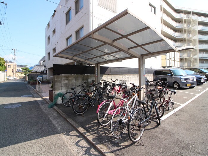 物件外観写真3　(駐輪場)