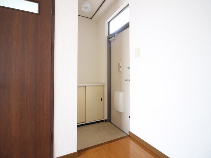 物件内観写真17　(玄関)
