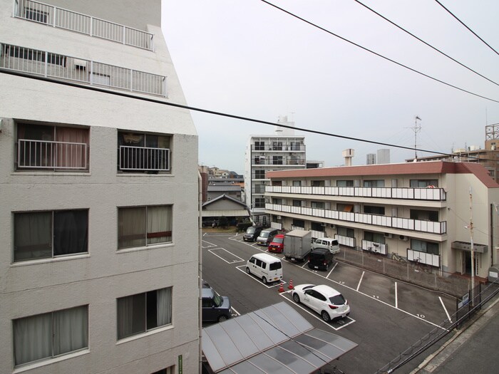 物件内観写真20　(室内からの展望)