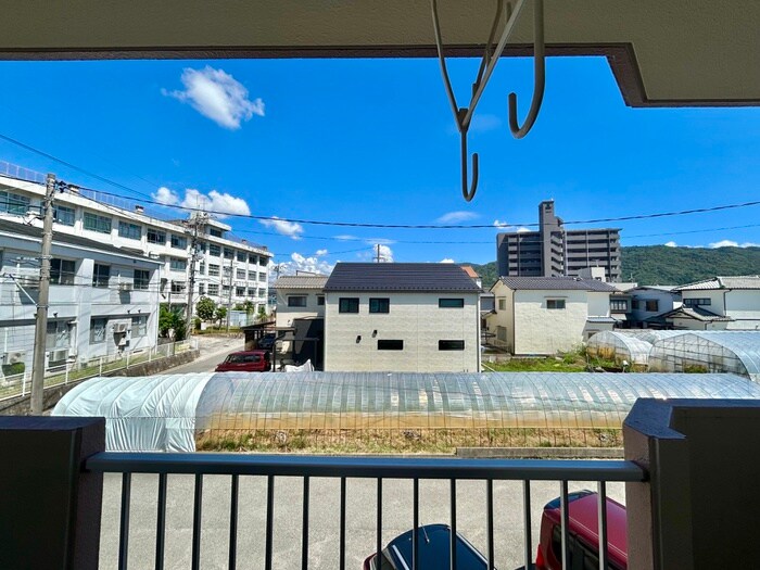 物件内観写真21　(室内からの展望)