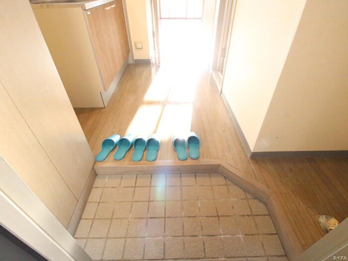 物件内観写真12　(玄関)