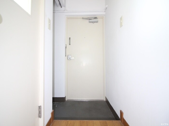 物件内観写真16　(玄関)