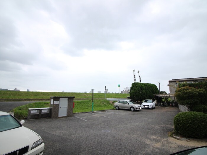 物件内観写真15　(室内からの展望)