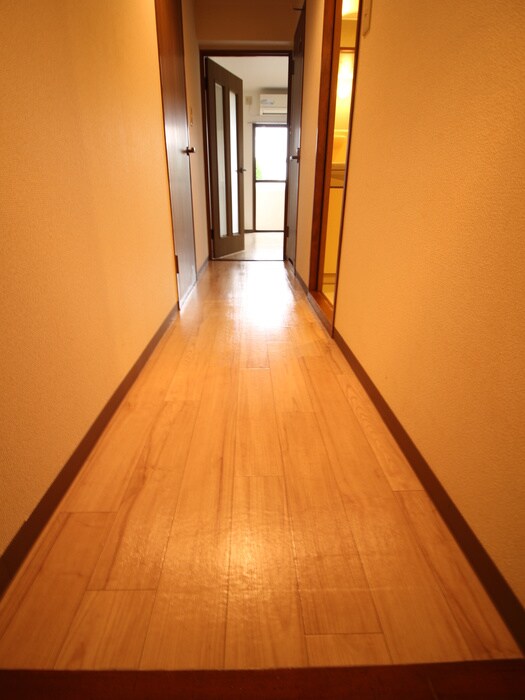 物件内観写真20　(廊下)