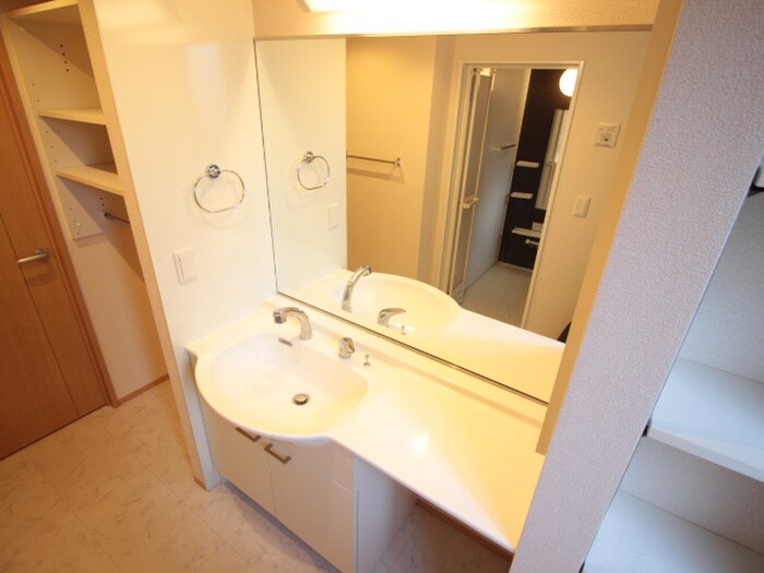 物件内観写真11　(洗面)