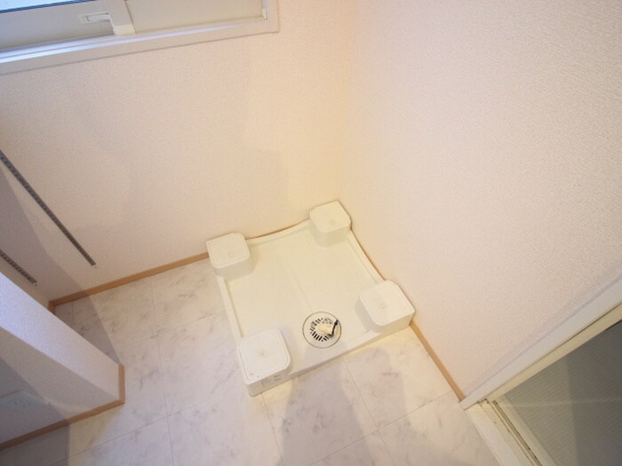 物件内観写真12　(洗濯機置場)