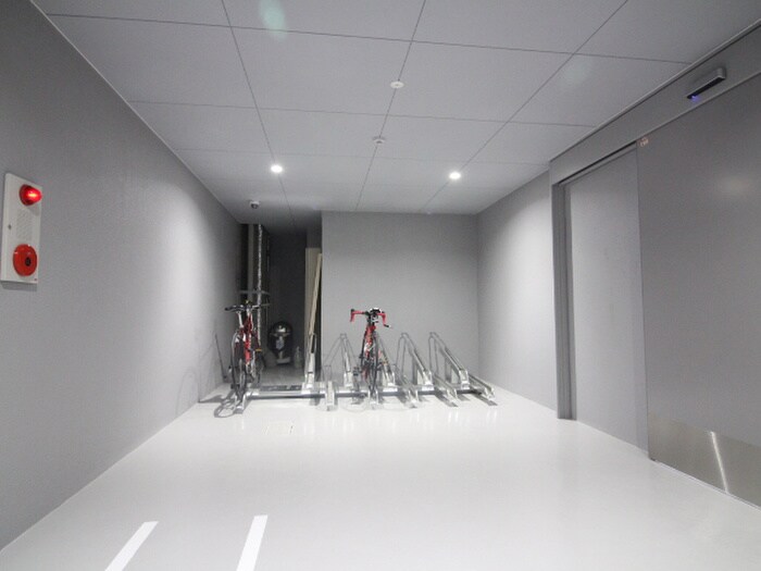 物件外観写真5　(駐輪場)