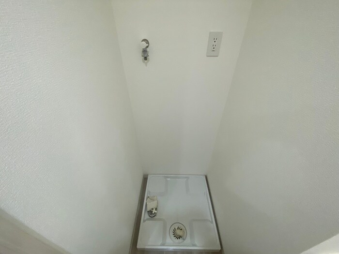 物件内観写真16　(洗濯機置場)