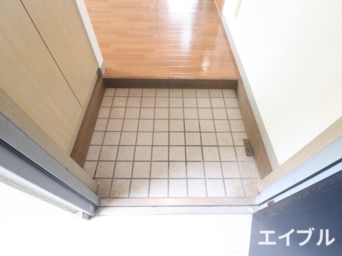 物件内観写真15　(玄関)