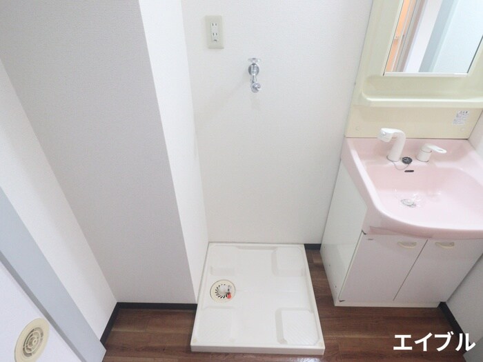 物件内観写真12　(洗濯機置場)