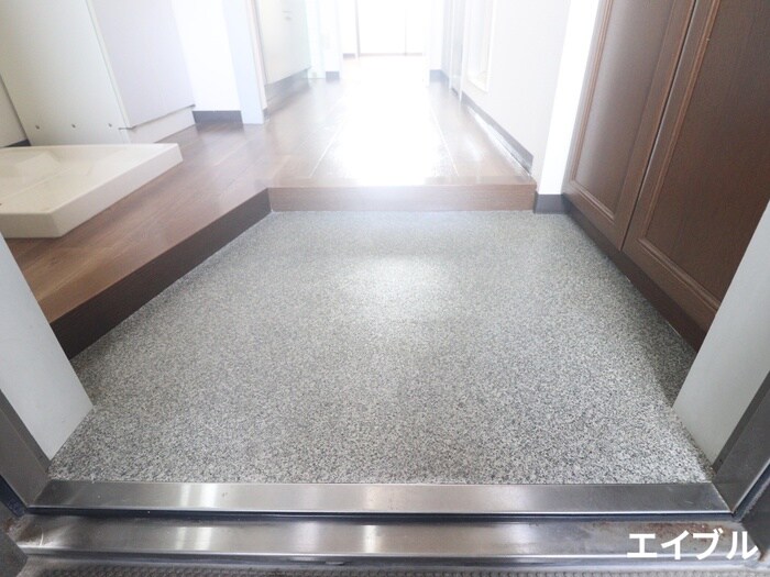 物件内観写真15　(玄関)