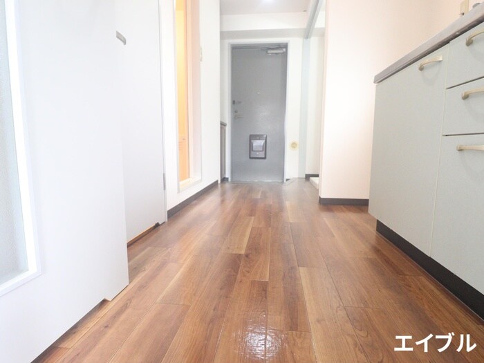 物件内観写真17　(廊下)