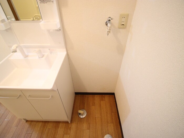 物件内観写真19　(洗濯機置場)