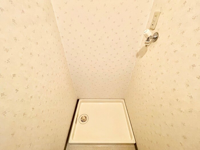 物件内観写真12　(洗濯機置場)