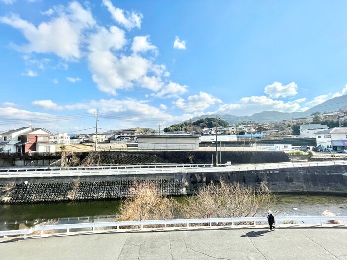 物件内観写真16　(室内からの展望)