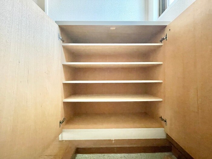 物件内観写真18　(靴箱)