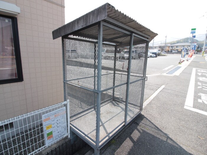 物件外観写真4　(建物設備)