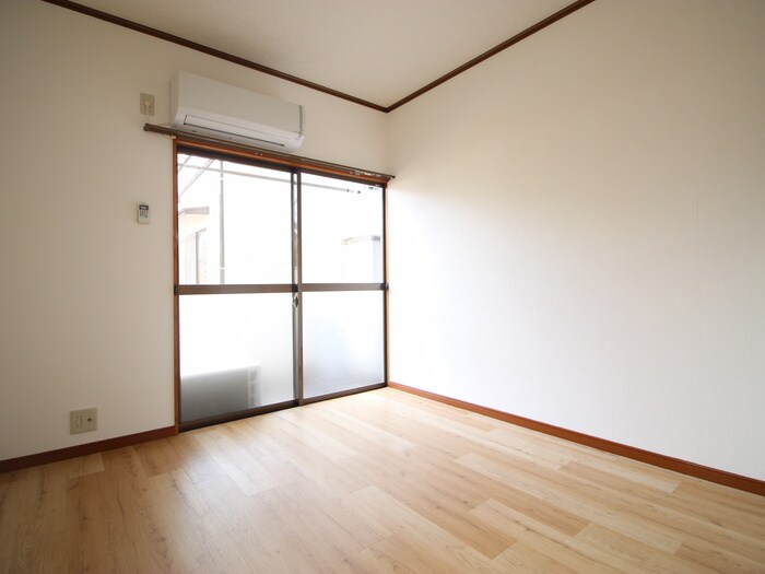 物件内観写真8　(居室)