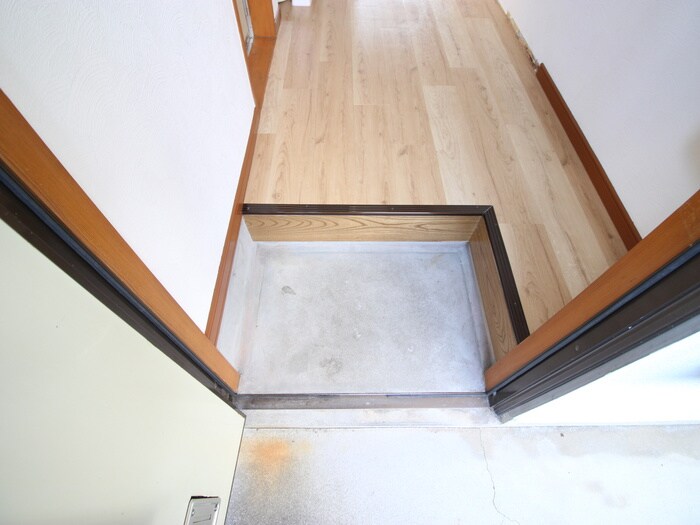 物件内観写真18　(玄関)