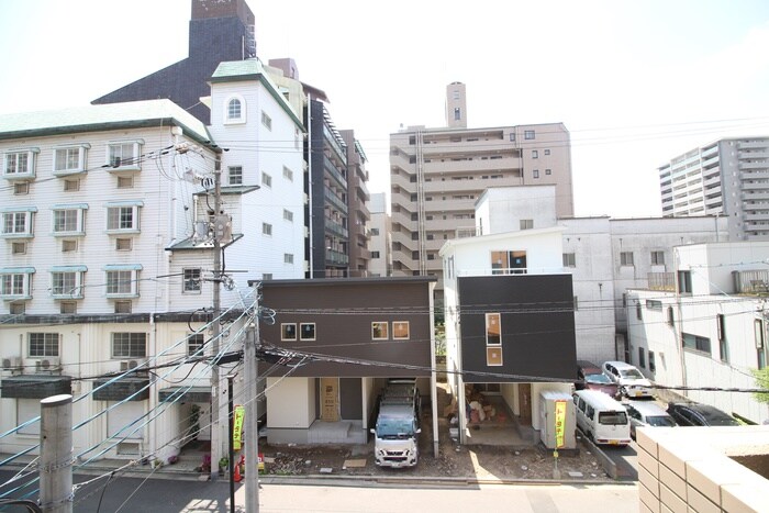 物件内観写真16　(室内からの展望)