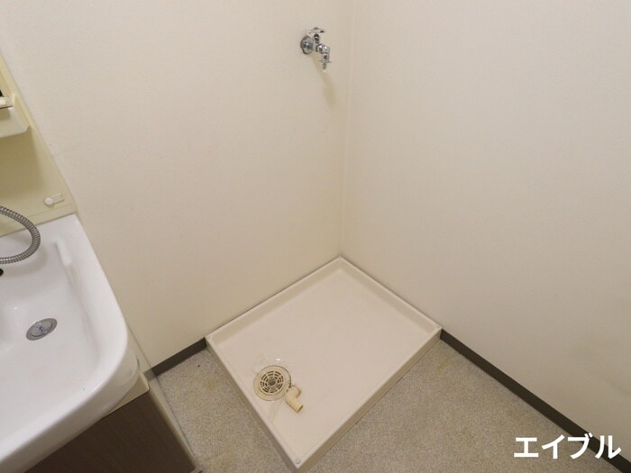 物件内観写真12　(洗濯機置場)