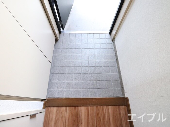物件内観写真15　(玄関)