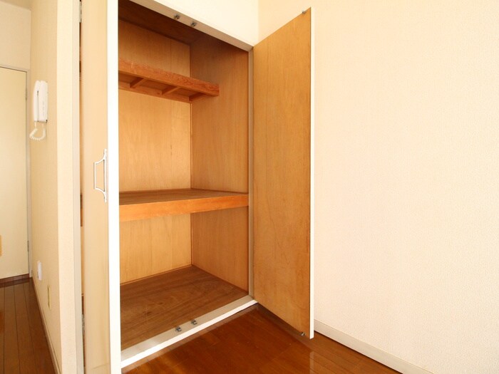 物件内観写真13　(収納)
