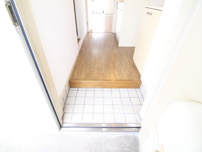 物件内観写真14　(玄関)