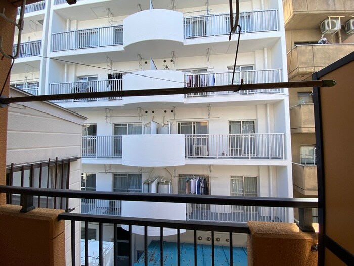 物件内観写真13　(室内からの展望)