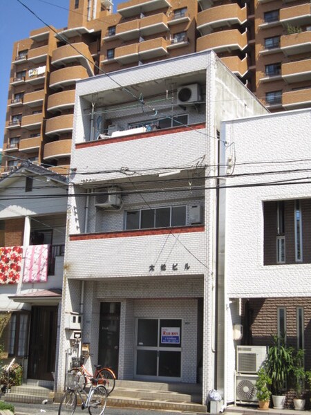 大松ビル外観写真