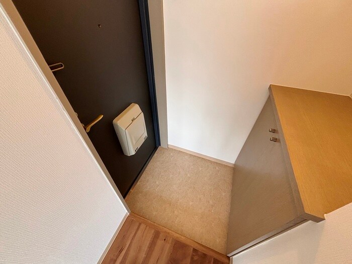 物件内観写真17　(玄関)