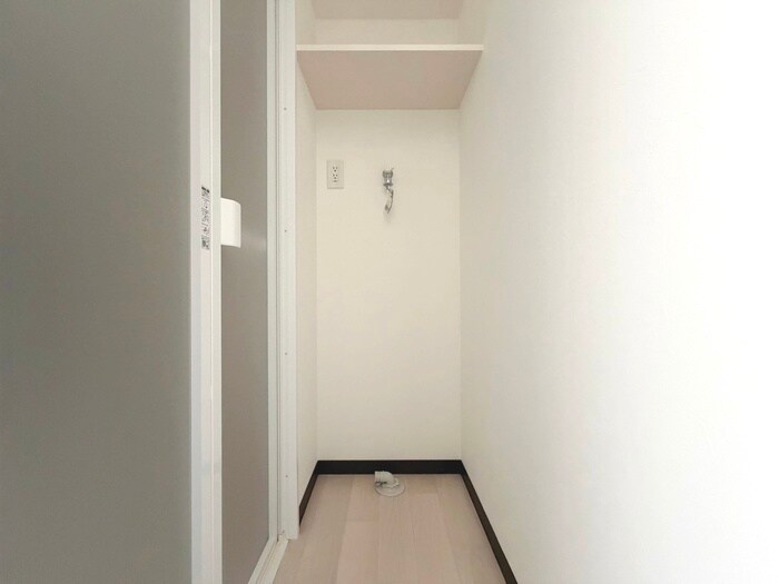 物件内観写真14　(洗濯機置場)