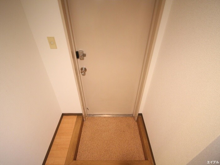 物件内観写真12　(玄関)